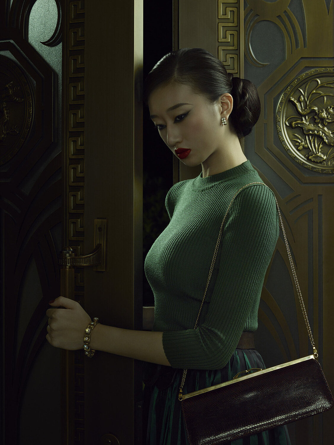 Shanghai Du Mansion Portrait 01 Erwin Olaf Fotografia in vendita
