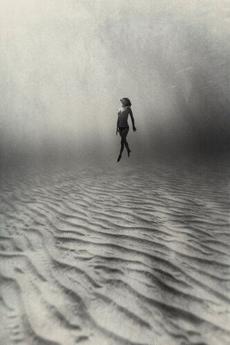 Freedive at the anchor di Enric Gener, Fotografia in vendita su Singulart