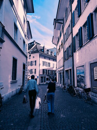 "Shopping friends" by Nano 7 Swiss, 사진 for Sale on Singulart
