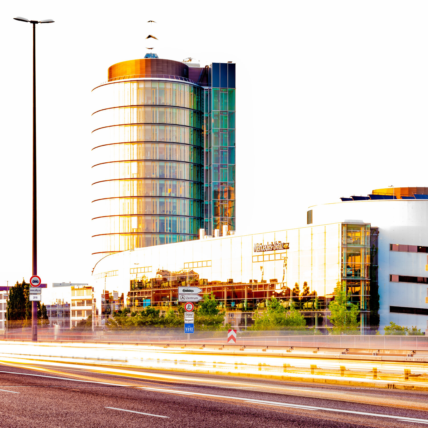Mercedes-Zentrum, München #6501 Ares Yannakopoulos Fotografie zu verkaufen