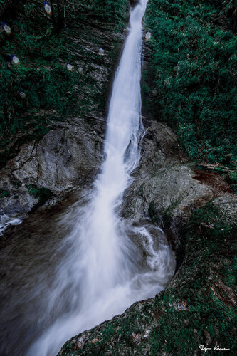 Waterfall is Harmony par Björn Hesener, Photographie en vente sur Singulart