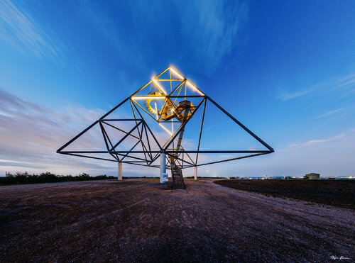 Tetraeder -  Bottrop von Björn Hesener, Fotografie kaufen auf Singulart