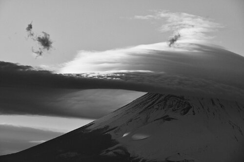 Conversations With Mount Fuji 13 di Anatoliy Anshin, Fotografia in vendita su Singulart