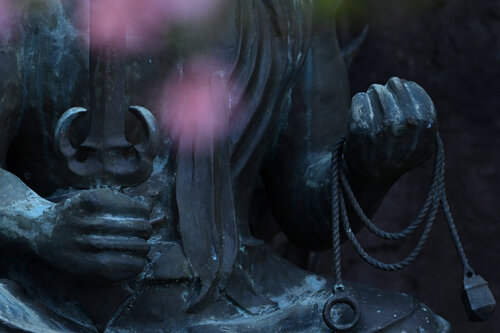 Observing the Precious Vows par Anatoliy Anshin, Photographie en vente sur Singulart