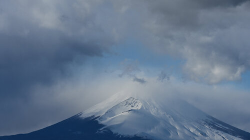 Conversations with Mount Fuji 34 van Anatoliy Anshin, Fotografie te koop op Singulart