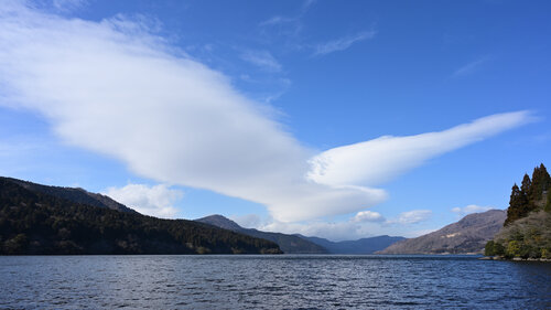 Conversations with Lake Ashinoko 46 van Anatoliy Anshin, Fotografie te koop op Singulart