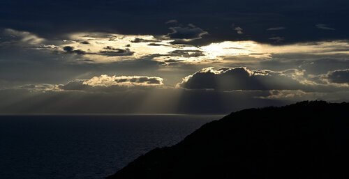 Sagami Bay at Dusk de Anatoliy Anshin, Fotografía a la venta en Singulart