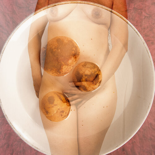 3 Lunas by Silvina Batista, Photography for Sale on Singulart