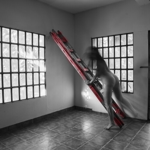 Escalera Roja van Silvina Batista, Fotografie te koop op Singulart