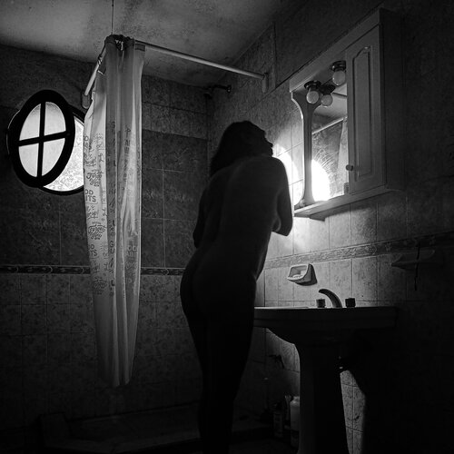 Luz de mañana en el baño Silvina Batista