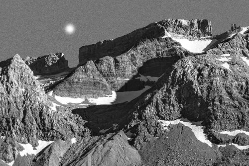 LA LUNE AU DESSUS DE       LA BRÈCHE DE ROLAND von jean-luc bohin, Fotografie kaufen auf Singulart
