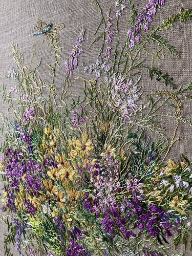 Wildflower Bouquet with Dragonfly par Olga Sokurenko, Oeuvre textile en vente sur Singulart