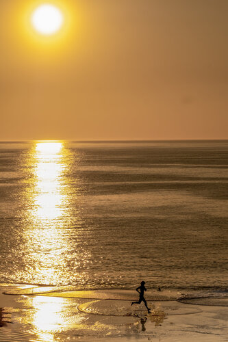 Joggeur Océan van Paul Menville, Fotografie te koop op Singulart