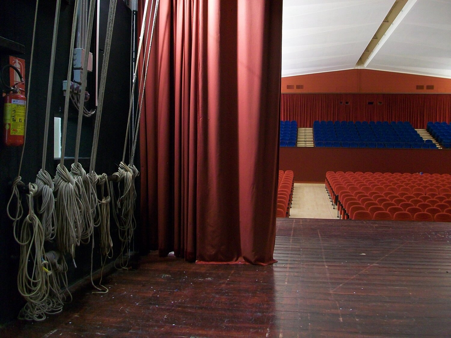 Theater (Ship) Akil L. Zani