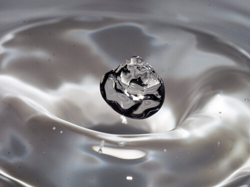 Goccia d'acqua di Giuseppe Persia, Fotografia in vendita su Singulart