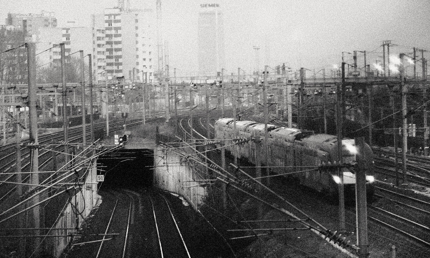 Untitled – Train Grain Fernando Grilli