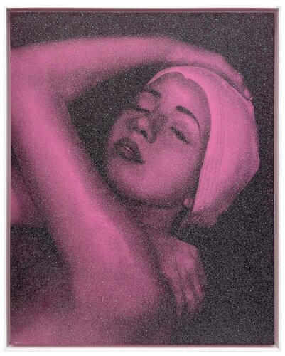 Shower Portrait (Pink), large signed canvas with diamond dust de Carole A. Feuerman, Impresión a la venta en Singulart