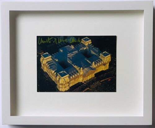 Art Card: Reichstag Aerial View, Hand Signed by Christo and Jeanne-Claude von Christo and Jeanne-Claude, Druck kaufen auf Singulart