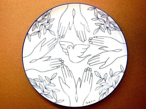 Dove of Peace Limoges plate by Ben Benn, 기타 매체 for Sale on Singulart