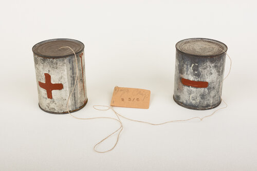 Telephone T –––––– R (Telephon S ––––––– E) van Joseph Beuys, Beeldhouwwerk te koop op Singulart
