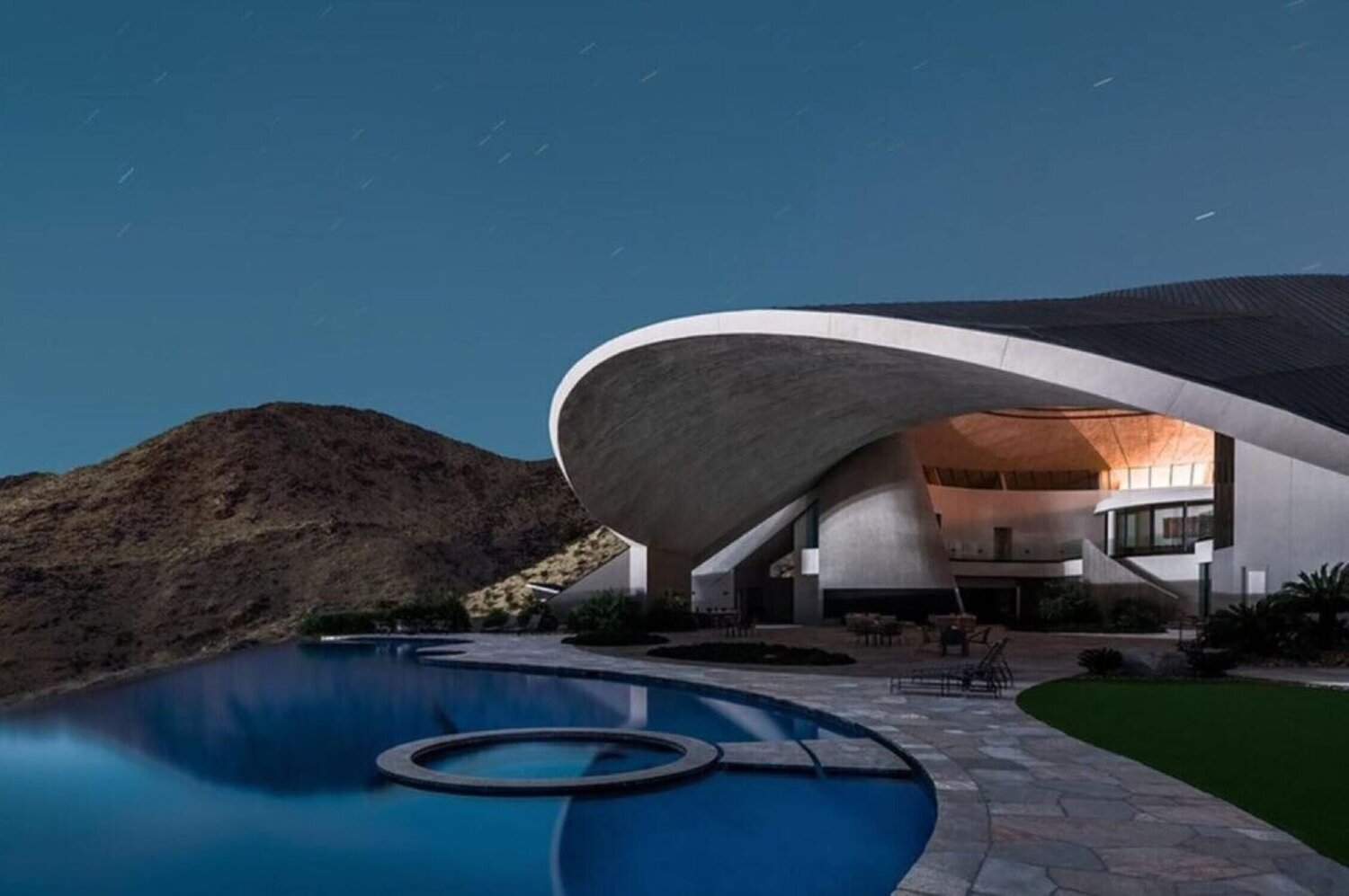 Hope Mountain from Midnight Modern Tom Blachford Fotografia in vendita