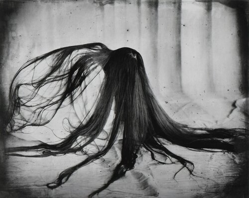 Kneeling Woman von Keith Carter, Fotografie kaufen auf Singulart