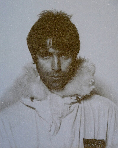 Liam Gallagher-blue de David Studwell, Impresión a la venta en Singulart