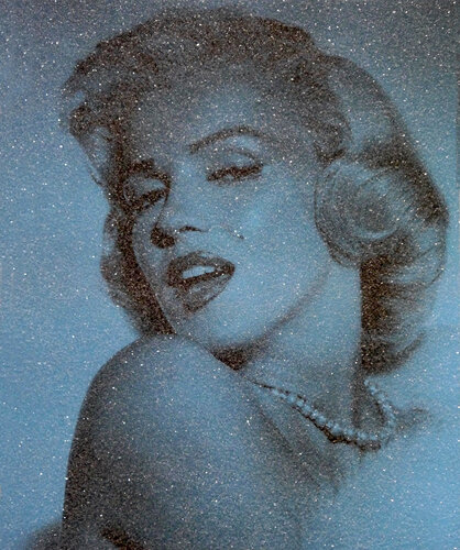 Marilyn Monroe-Electric blue di David Studwell, Stampa in vendita su Singulart