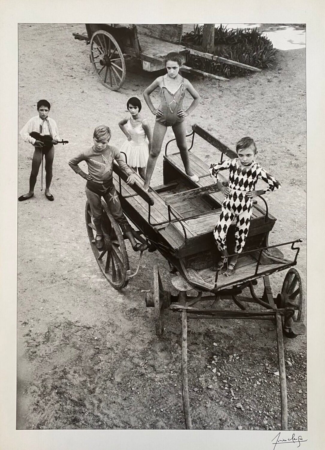 La Grande Parade II, Arles, 1955 Lucien Clergue Fotografie zu verkaufen
