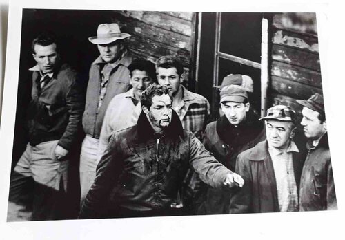 Elliott Erwittの作品をSINGULARTで販売中