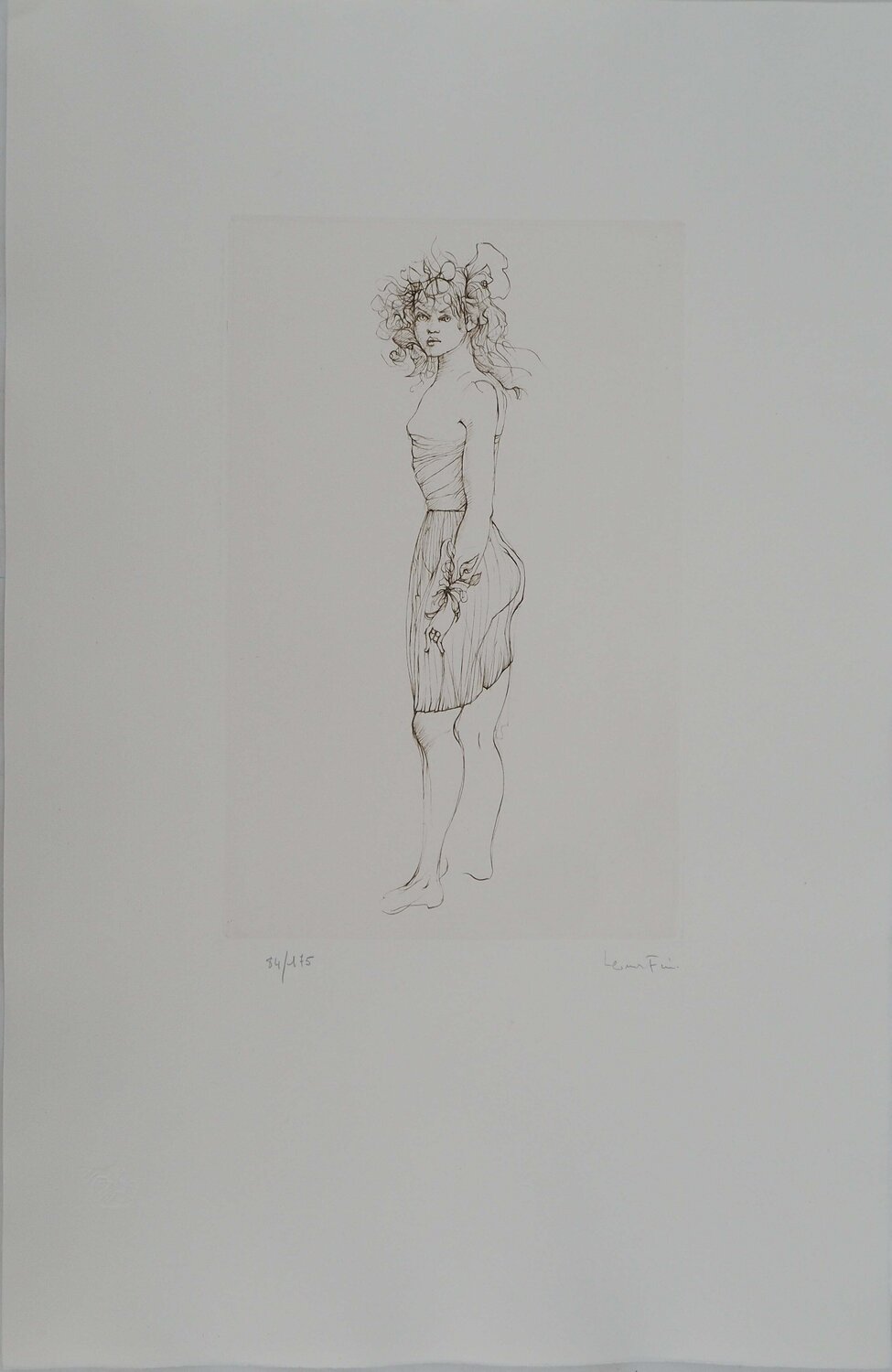 Jeune femme aux fleurs Leonor Fini Druck zu verkaufen
