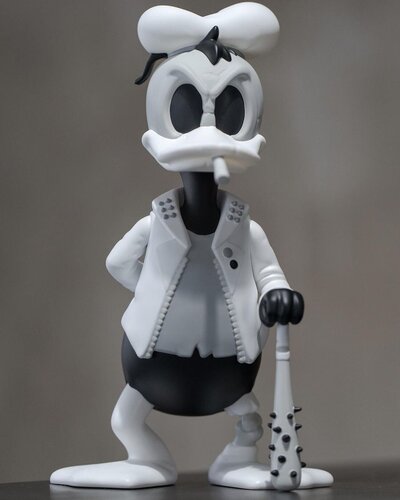 Anger Issues Drowning Edition van Matt Gondek, Beeldhouwwerk te koop op Singulart