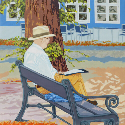 Ins Manuskript vertieft Ilse Feiner