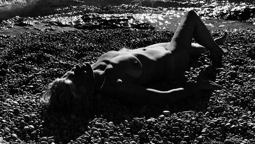 The artist in Spain von Tiny De Bruin, Fotografie kaufen auf Singulart