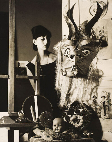 Mujer con máscara, from the series Mujer y máscara by Kati Horna, Photography for Sale on Singulart
