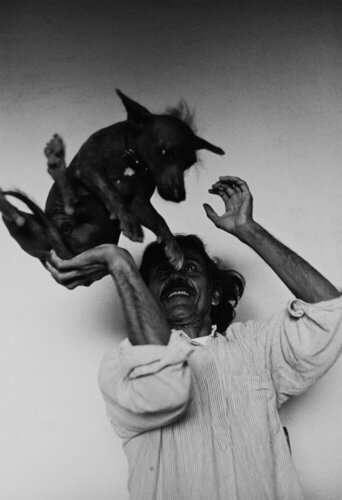 Francisco Toledo and Xolo, Juchitan, Oaxaca van Graciela Iturbide, Fotografie te koop op Singulart