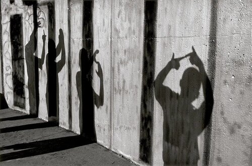 Cholos Harpys, East Los Ángeles von Graciela Iturbide, Fotografie kaufen auf Singulart