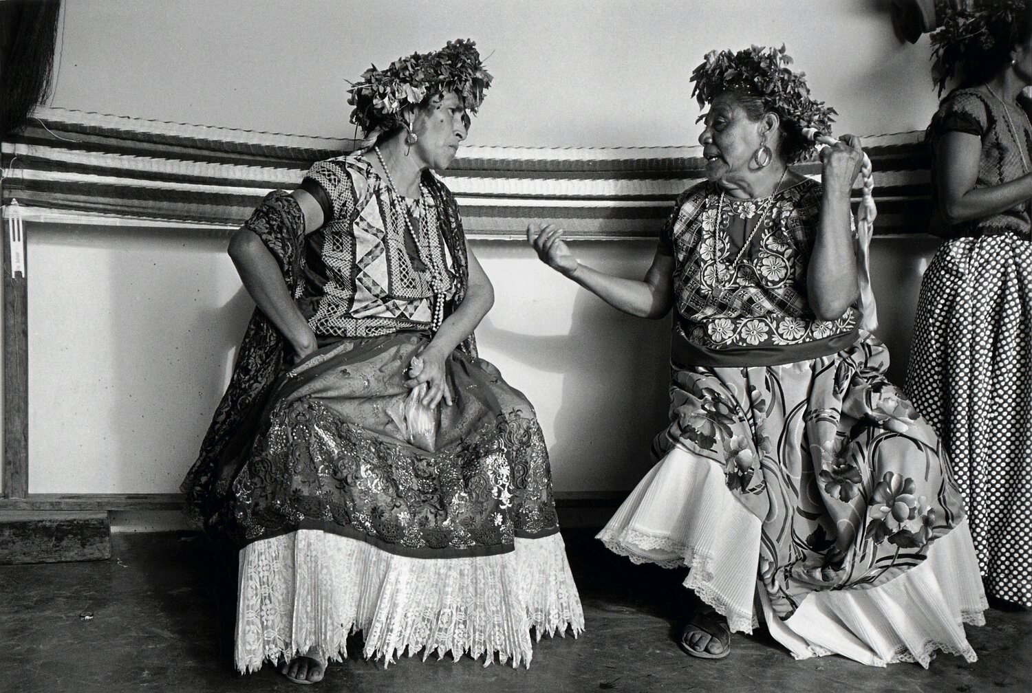 Conversación, Juchitán, México Graciela Iturbide Fotografie zu verkaufen