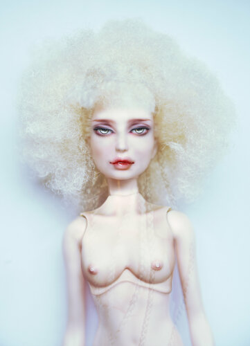 Livin Doll ! 2 van Corinna Holthusen, Fotografie te koop op Singulart