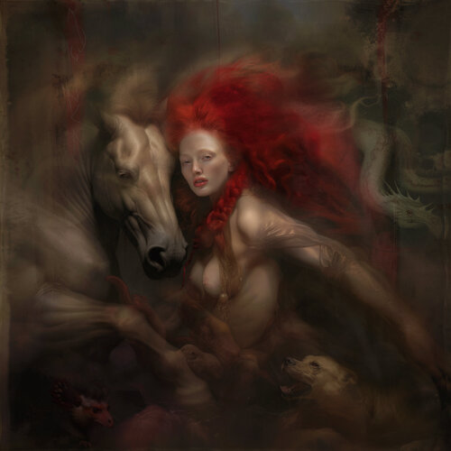 Duchesse with golden Horse Corinna Holthusen