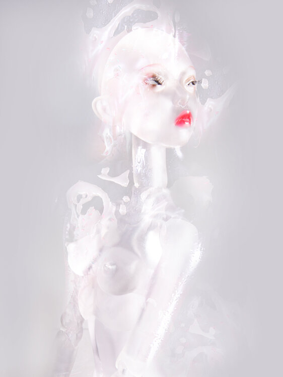 Livin Doll white 1 Corinna Holthusen