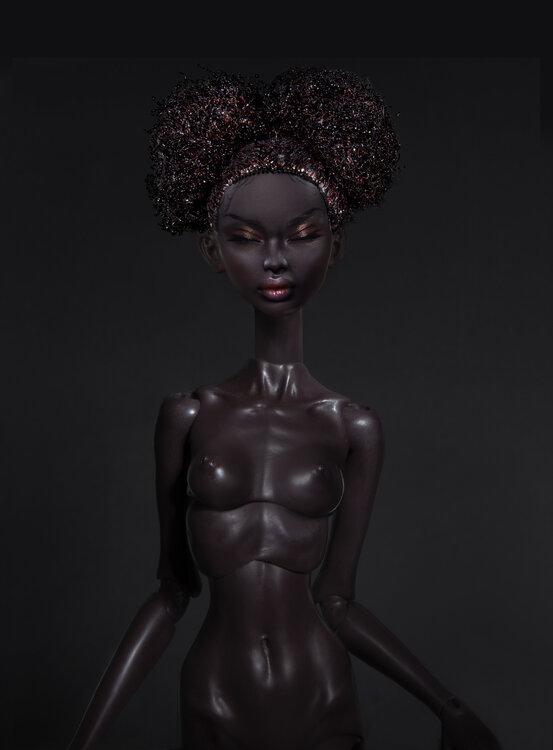 Livin Doll Bronze Corinna Holthusen