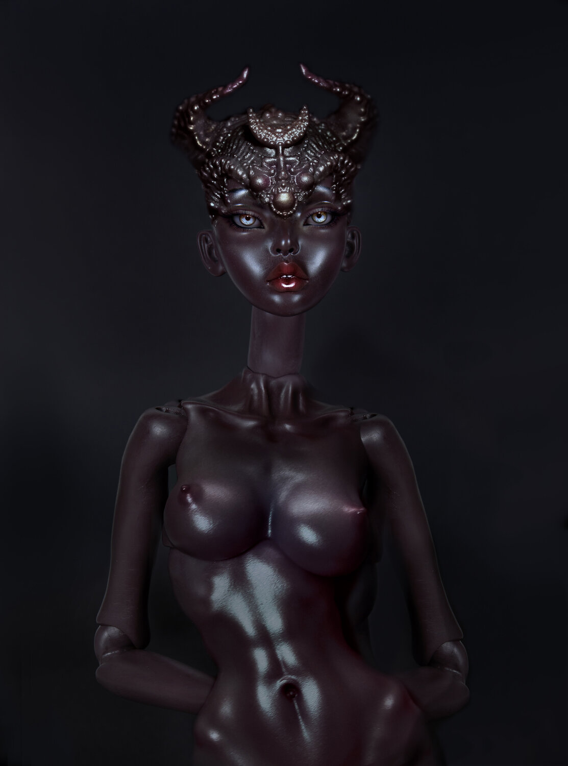Livin Doll  headsculpture Corinna Holthusen