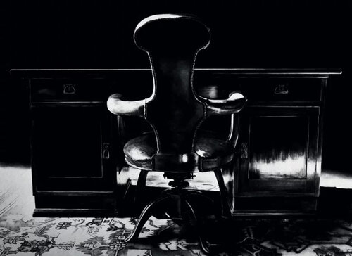 Freud’s Desk and Chair, Study Room di Robert Longo, Fotografia in vendita su Singulart