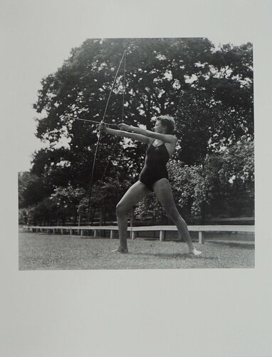 Le tir à l'arc by Dora Maar, 版画 for Sale on Singulart