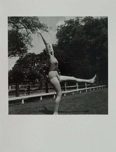 Saut de joie by Dora Maar, 版画 for Sale on Singulart