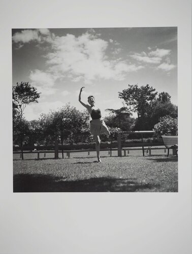 Danse et étirements de Dora Maar, Impresión a la venta en Singulart