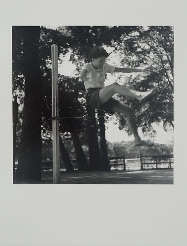 Le saut by Dora Maar, 版画 for Sale on Singulart