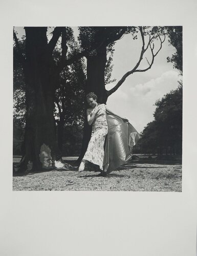 La cape by Dora Maar, 版画 for Sale on Singulart