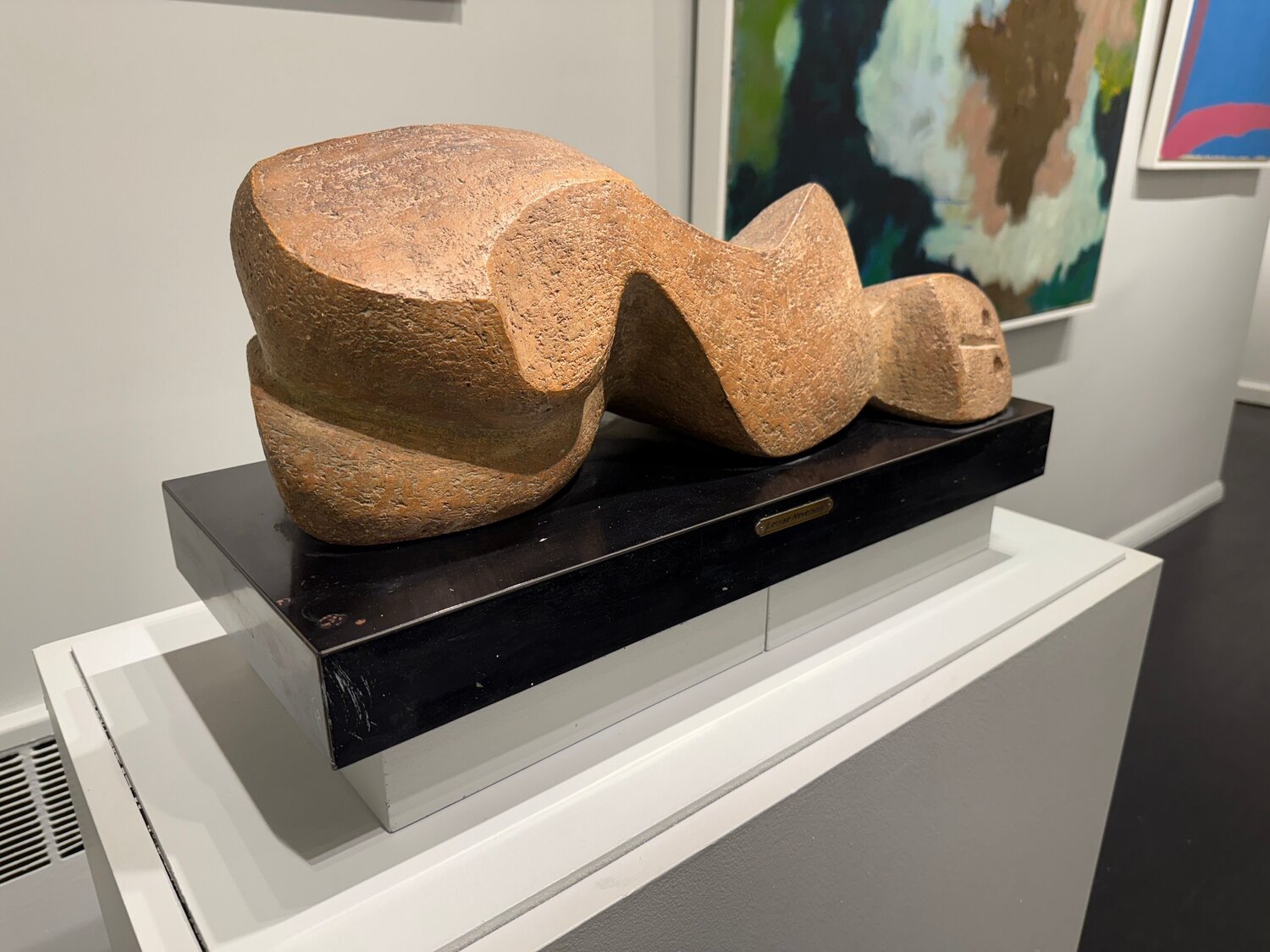 Reclining Figure de Louise Nevelson (N.D): Escultura Objetos - Singulart, image size:1500x1125